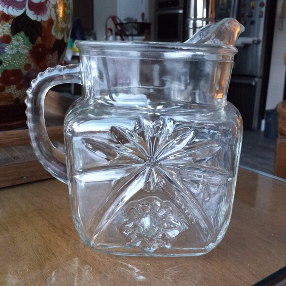 Vintage Anchor Hocking Clear Starburst Pattern Square Pitcher - Picture 6 of 16